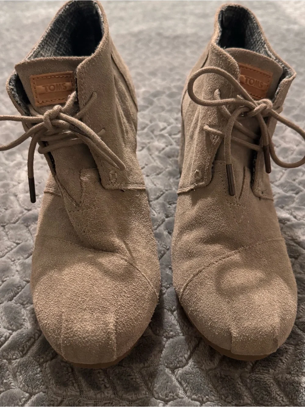 Women's  Toms Taupe Suede Wedge Ankle Boots - Lace-Up Comfort